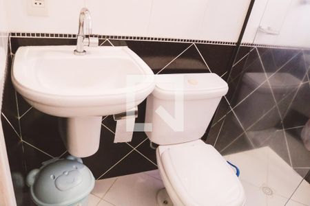 Banheiro da Suíte de casa à venda com 2 quartos, 105m² em Santa Teresinha, São Paulo