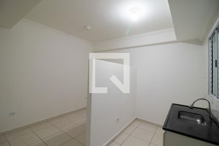 Sala/Quarto/Cozinha de casa para alugar com 1 quarto, 20m² em Vila Gustavo, São Paulo