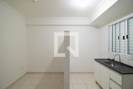 Sala/Quarto/Cozinha de casa para alugar com 1 quarto, 20m² em Vila Gustavo, São Paulo