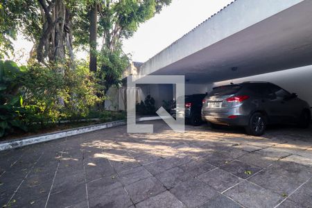 Casa à venda com 985m², 5 quartos e 5 vagas Casa à venda com 985m², 5 quartos e 5 vagasGaragem