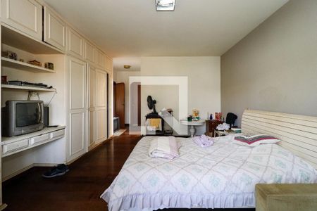 Casa à venda com 985m², 5 quartos e 5 vagas Casa à venda com 985m², 5 quartos e 5 vagasSuíte 4