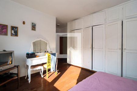 Casa à venda com 985m², 5 quartos e 5 vagas Casa à venda com 985m², 5 quartos e 5 vagasSuíte 5