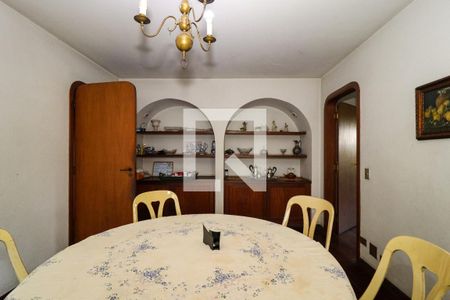 Casa à venda com 985m², 5 quartos e 5 vagas Casa à venda com 985m², 5 quartos e 5 vagasCopa