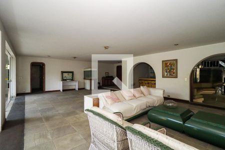 Casa à venda com 985m², 5 quartos e 5 vagas Casa à venda com 985m², 5 quartos e 5 vagasSalão de festas