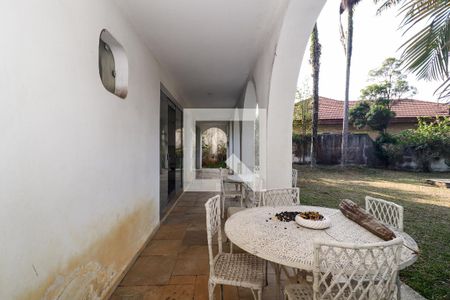 Casa à venda com 985m², 5 quartos e 5 vagas Casa à venda com 985m², 5 quartos e 5 vagasÁrea externa