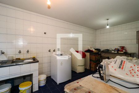 Casa à venda com 985m², 5 quartos e 5 vagas Casa à venda com 985m², 5 quartos e 5 vagasÁrea de Serviço