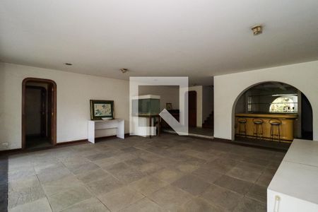 Casa à venda com 985m², 5 quartos e 5 vagas Casa à venda com 985m², 5 quartos e 5 vagasSalão de festas