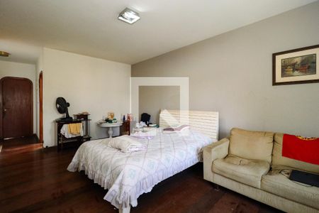 Casa à venda com 985m², 5 quartos e 5 vagas Casa à venda com 985m², 5 quartos e 5 vagasSuíte 4