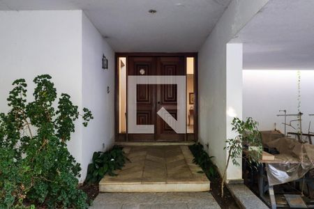 Casa à venda com 985m², 5 quartos e 5 vagas Casa à venda com 985m², 5 quartos e 5 vagasÁrea externa