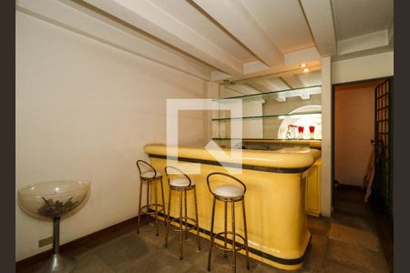 Casa à venda com 985m², 5 quartos e 5 vagas Casa à venda com 985m², 5 quartos e 5 vagasSalão de festas