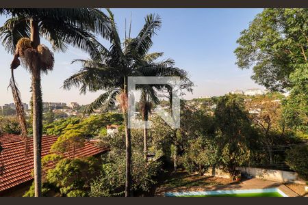 Casa à venda com 985m², 5 quartos e 5 vagas Casa à venda com 985m², 5 quartos e 5 vagasVista da Suíte 3