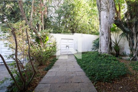 Casa à venda com 985m², 5 quartos e 5 vagas Casa à venda com 985m², 5 quartos e 5 vagasÁrea externa