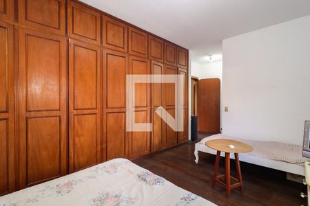 Casa à venda com 985m², 5 quartos e 5 vagas Casa à venda com 985m², 5 quartos e 5 vagasSuíte 2