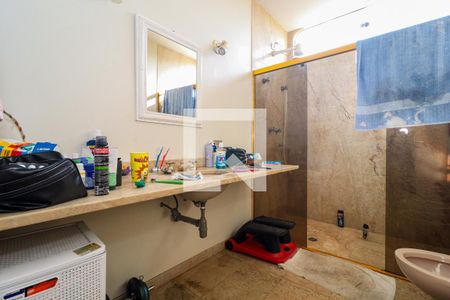 Casa à venda com 985m², 5 quartos e 5 vagas Casa à venda com 985m², 5 quartos e 5 vagasBanheiro da Suíte 4