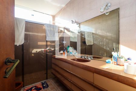 Casa à venda com 985m², 5 quartos e 5 vagas Casa à venda com 985m², 5 quartos e 5 vagasBanheiro da Suíte 5