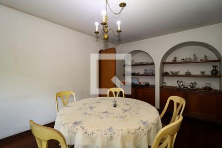 Casa à venda com 985m², 5 quartos e 5 vagas Casa à venda com 985m², 5 quartos e 5 vagasCopa