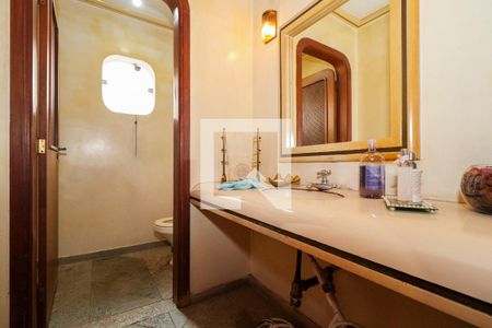 Casa à venda com 985m², 5 quartos e 5 vagas Casa à venda com 985m², 5 quartos e 5 vagasLavabo