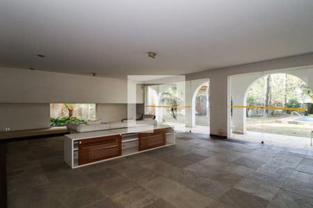 Casa à venda com 985m², 5 quartos e 5 vagas Casa à venda com 985m², 5 quartos e 5 vagasSalão de festas