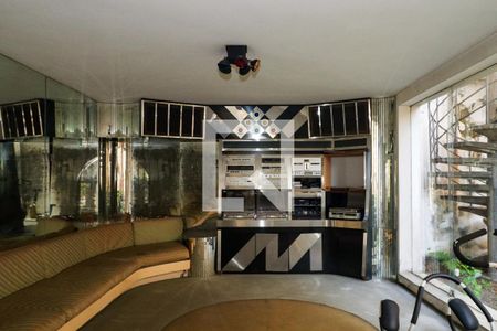 Casa à venda com 985m², 5 quartos e 5 vagas Casa à venda com 985m², 5 quartos e 5 vagasSalão de festas