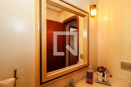 Casa à venda com 985m², 5 quartos e 5 vagas Casa à venda com 985m², 5 quartos e 5 vagasLavabo