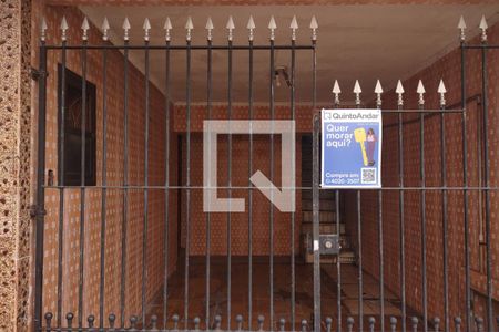 Casa à venda com 240m², 4 quartos e 2 vagas Casa à venda com 240m², 4 quartos e 2 vagasPlaquinha