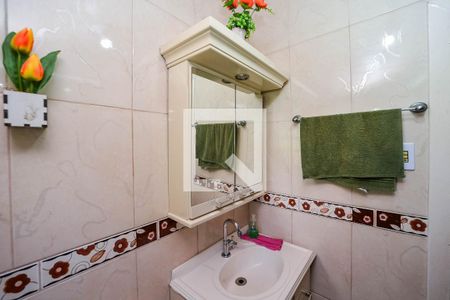 Casa à venda com 57m², 2 quartos e 1 vaga Casa à venda com 57m², 2 quartos e 1 vagaBanheiro