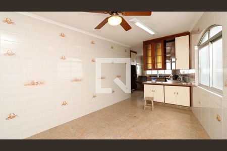 Casa à venda com 450m², 6 quartos e 11 vagasCozinha