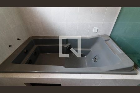 Casa à venda com 450m², 6 quartos e 11 vagasBanheiro 1