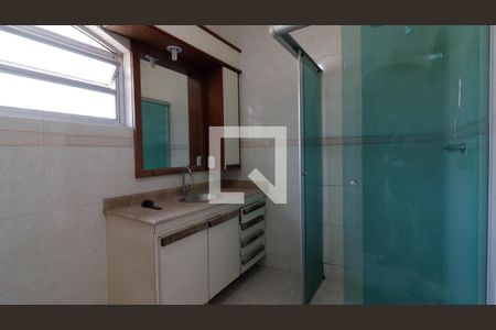 Casa à venda com 450m², 6 quartos e 11 vagasBanheiro da Suíte 2