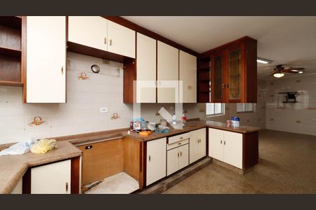 Casa à venda com 450m², 6 quartos e 11 vagasCozinha