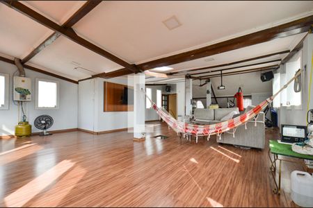 Casa à venda com 297m², 5 quartos e 3 vagas Casa à venda com 297m², 5 quartos e 3 vagasEspaço 2o piso