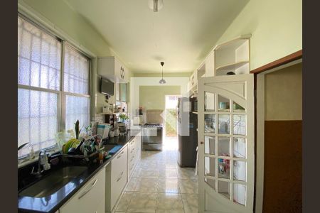 Casa à venda com 323m², 3 quartos e 2 vagas Casa à venda com 323m², 3 quartos e 2 vagasCozinha