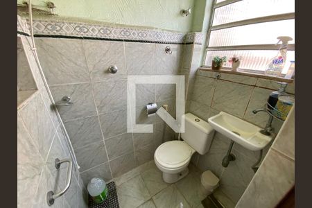 Casa à venda com 323m², 3 quartos e 2 vagas Casa à venda com 323m², 3 quartos e 2 vagasBanheiro de serviço