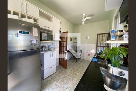 Casa à venda com 323m², 3 quartos e 2 vagas Casa à venda com 323m², 3 quartos e 2 vagasCozinha