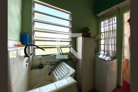 Casa à venda com 323m², 3 quartos e 2 vagas Casa à venda com 323m², 3 quartos e 2 vagasÁrea de Serviço