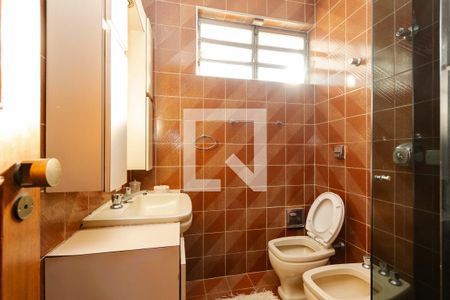 Casa à venda com 300m², 4 quartos e 3 vagasBanheiro da Suíte 2