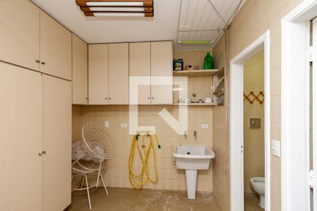 Casa à venda com 300m², 4 quartos e 3 vagasLavanderia