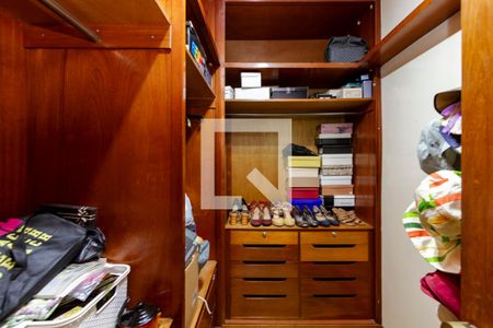 Casa à venda com 300m², 4 quartos e 3 vagasCloset da Suíte 2