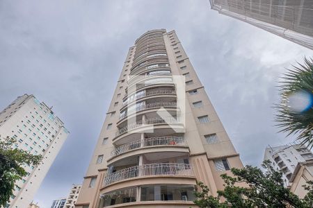 Apartamento para alugar com 60m², 2 quartos e 1 vaga Apartamento para alugar com 60m², 2 quartos e 1 vagaFachada