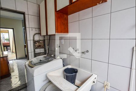 Casa à venda com 142m², 3 quartos e 4 vagasÁrea de Serviço/Área externa 