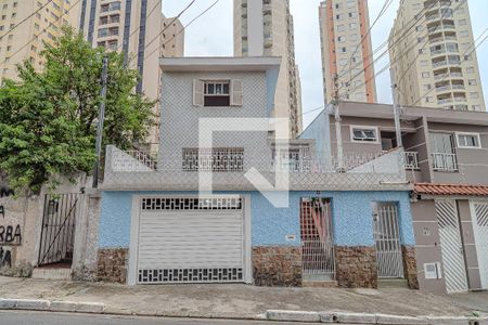 Casa à venda com 200m², 2 quartos e 1 vagaFachada