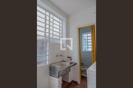 Casa à venda com 200m², 2 quartos e 1 vagaÁrea de Serviço