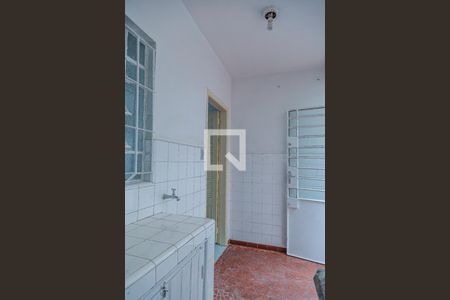 Casa à venda com 200m², 2 quartos e 1 vagaÁrea de Serviço