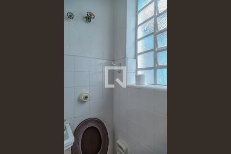 Casa à venda com 200m², 2 quartos e 1 vagaBanheiro de Serviço