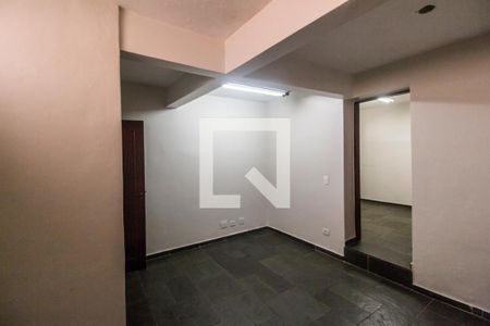 Casa de condomínio para alugar com 575m², 7 quartos e 6 vagasSuíte