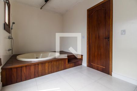 Casa de condomínio para alugar com 575m², 7 quartos e 6 vagasBanheiro da Suíte