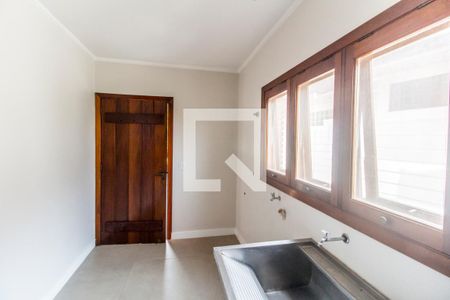 Casa de condomínio para alugar com 575m², 7 quartos e 6 vagasÁrea de Serviço