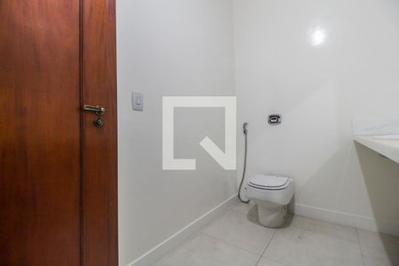 Casa de condomínio para alugar com 575m², 7 quartos e 6 vagasBanheiro da Suíte 2