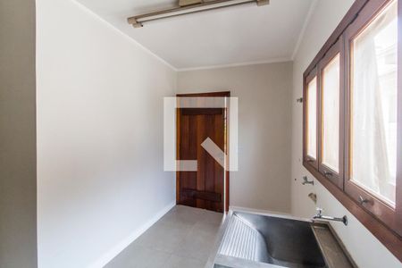 Casa de condomínio para alugar com 575m², 7 quartos e 6 vagasÁrea de Serviço