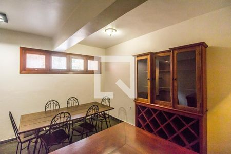 Casa de condomínio para alugar com 575m², 7 quartos e 6 vagasAdega  